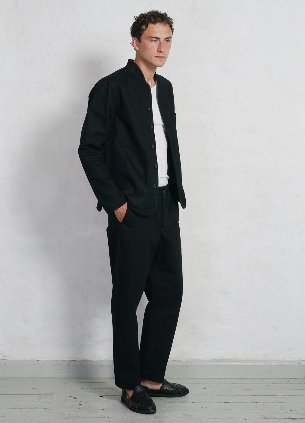 TRYGVE | Wide Cut Cropped Trousers | Black Canvas