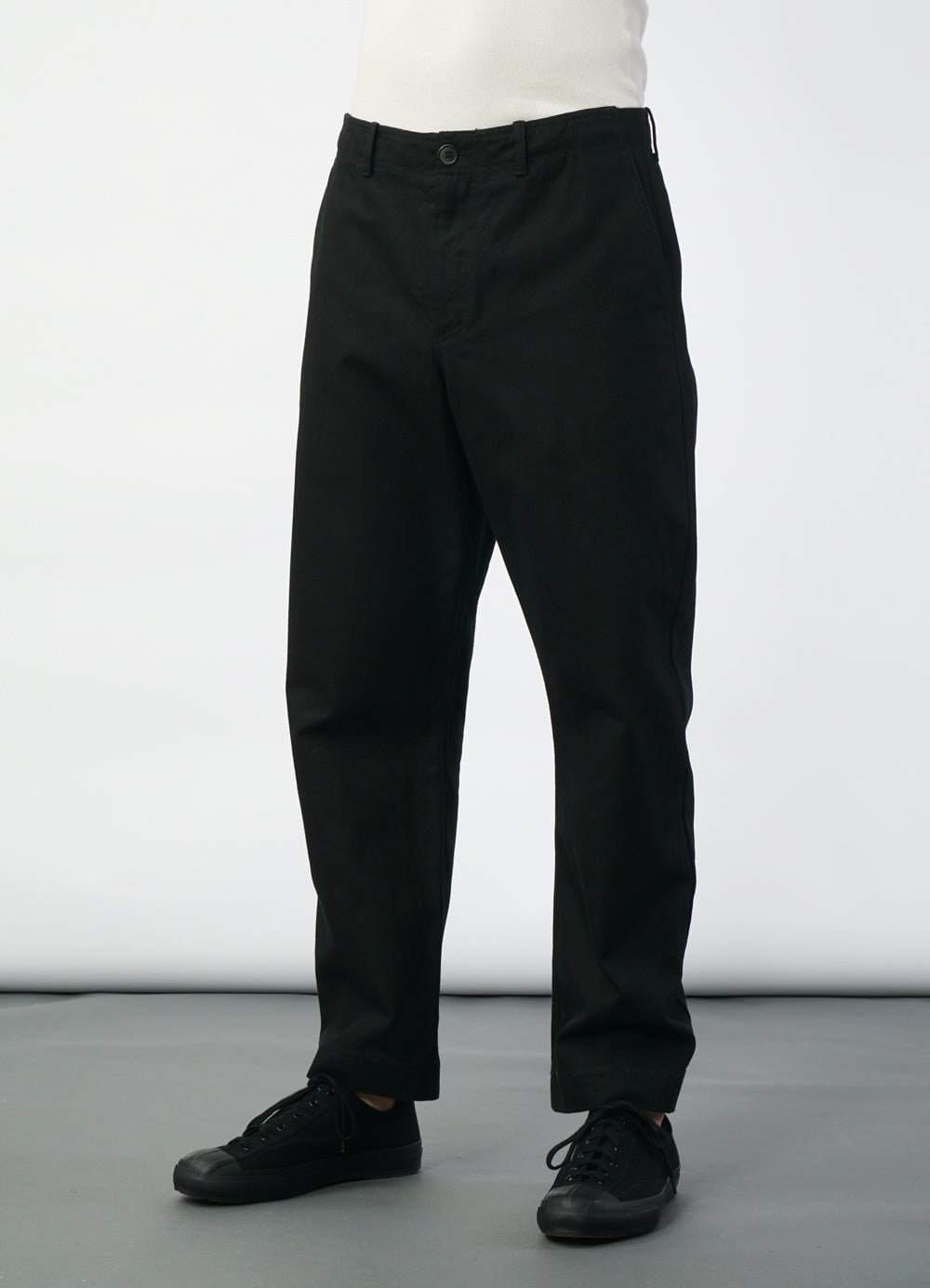 TRYGVE 27-90-2 | Wide Cut Cropped Trousers | Black Canvas
