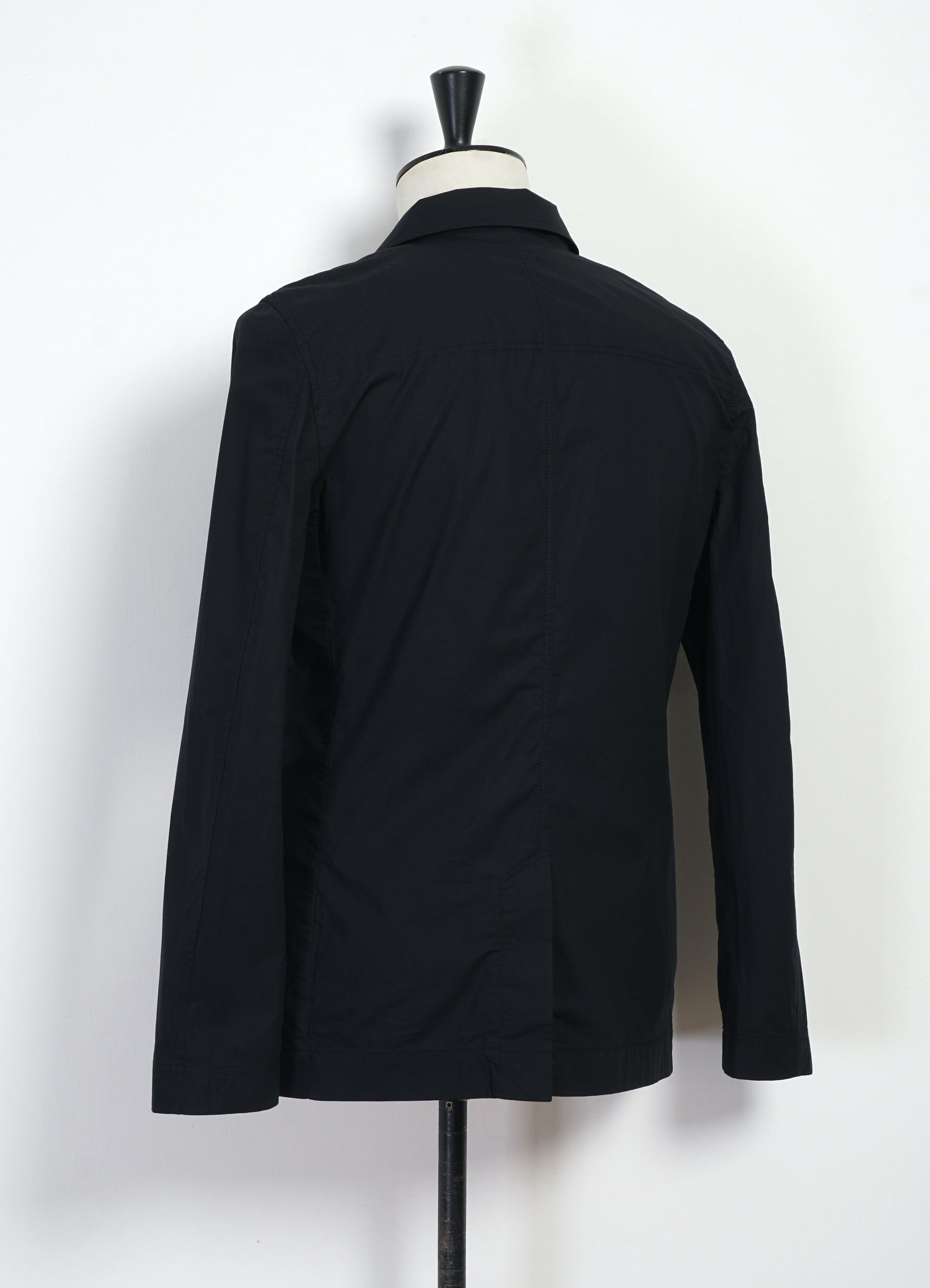 CHARLIE 31-64-2 | Easy Two Button Blazer | Black Parachute