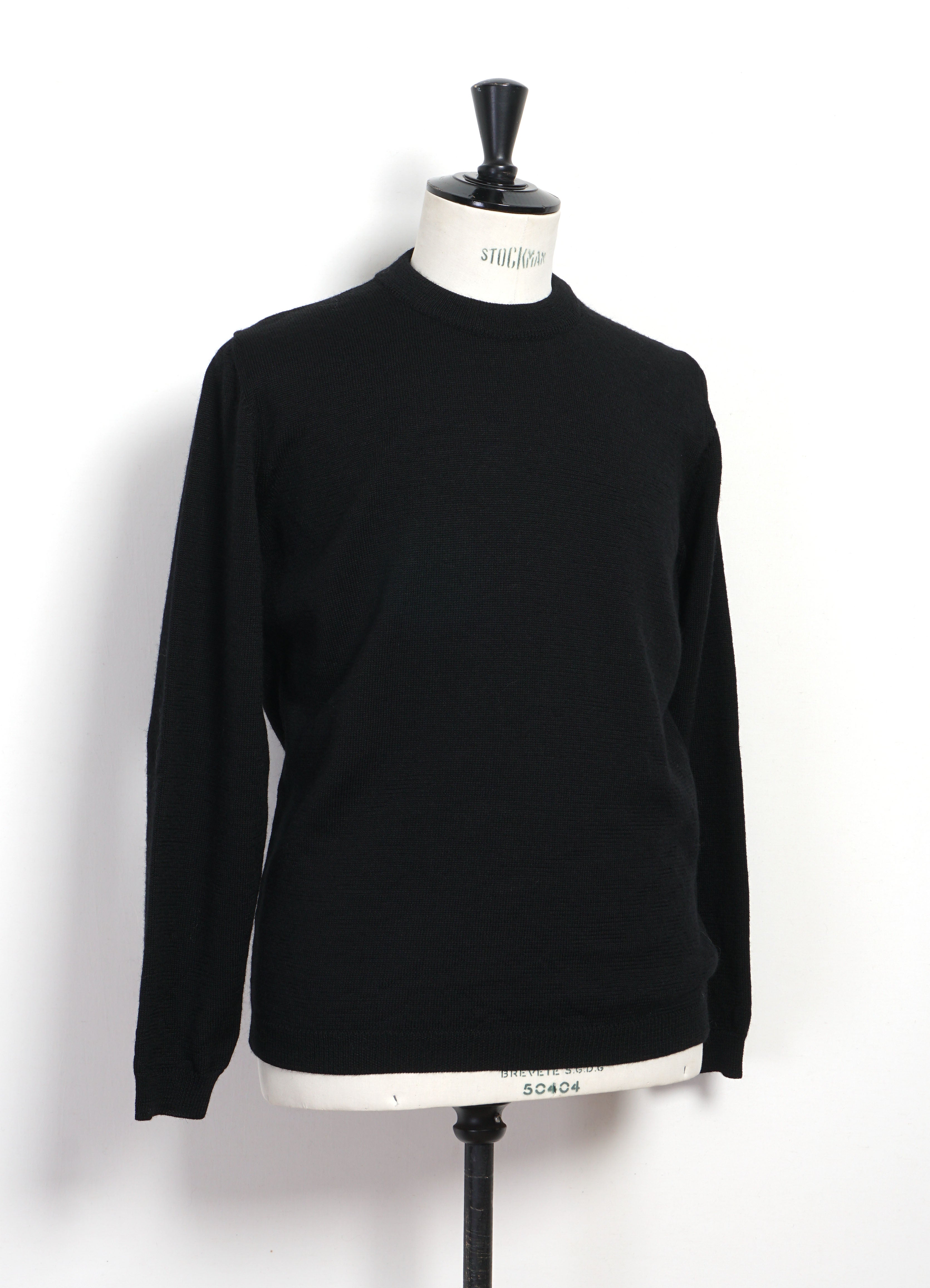 ESKE 32-05-2 | Knitted Crew Neck Sweater | Black