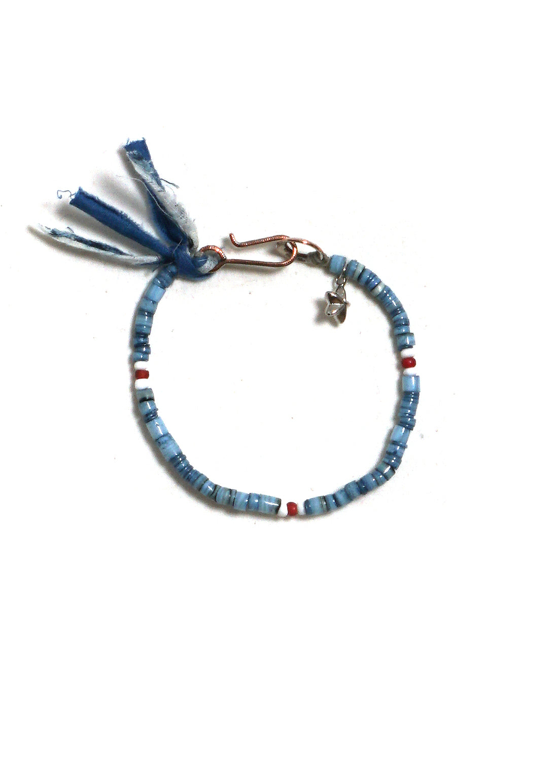 D-620 | Indigo Dyed Shell & White Hearts Bracelet | Indigo