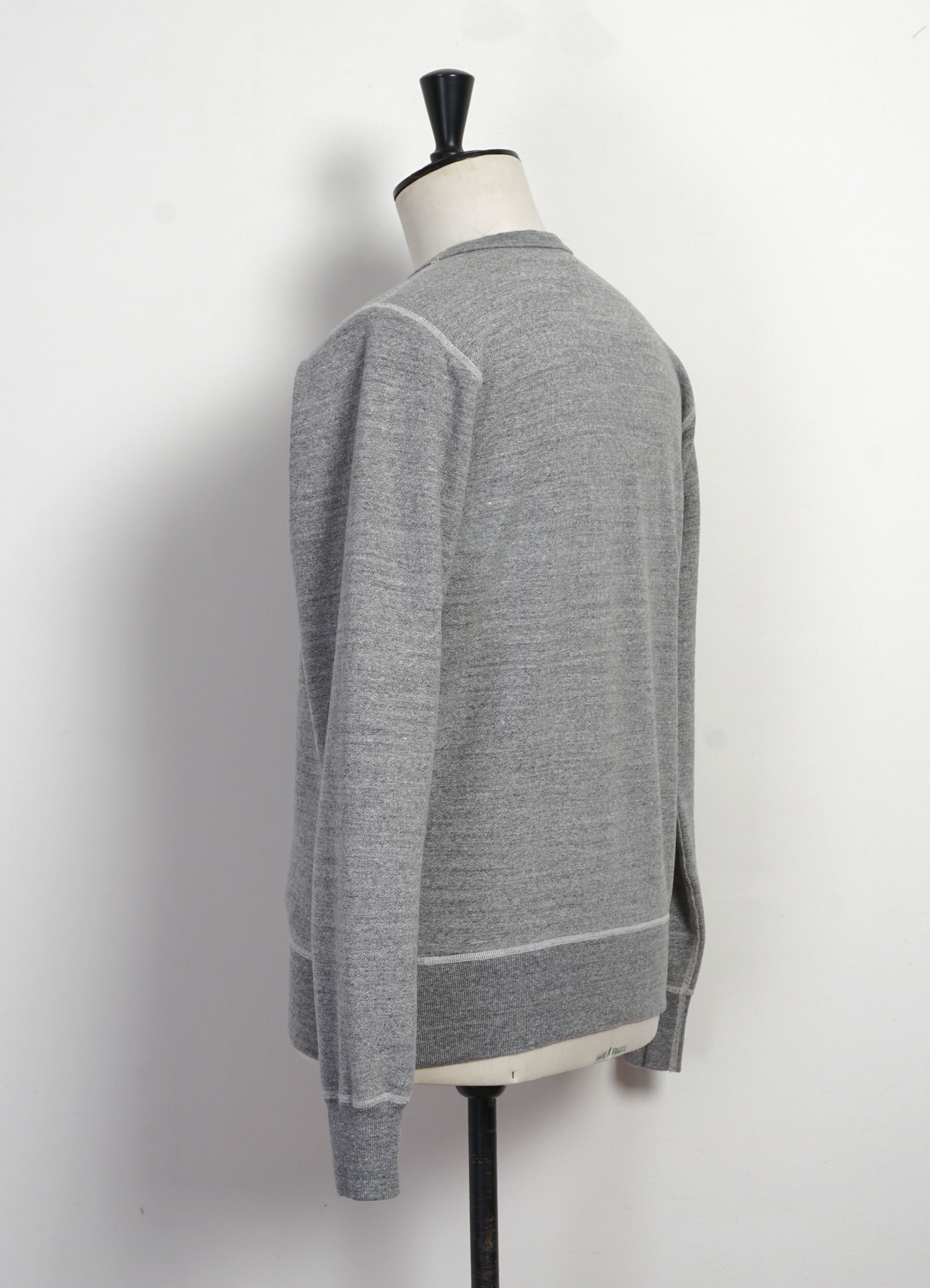 SET-IN CREW NECK SWEATSHIRT | Heather Grey