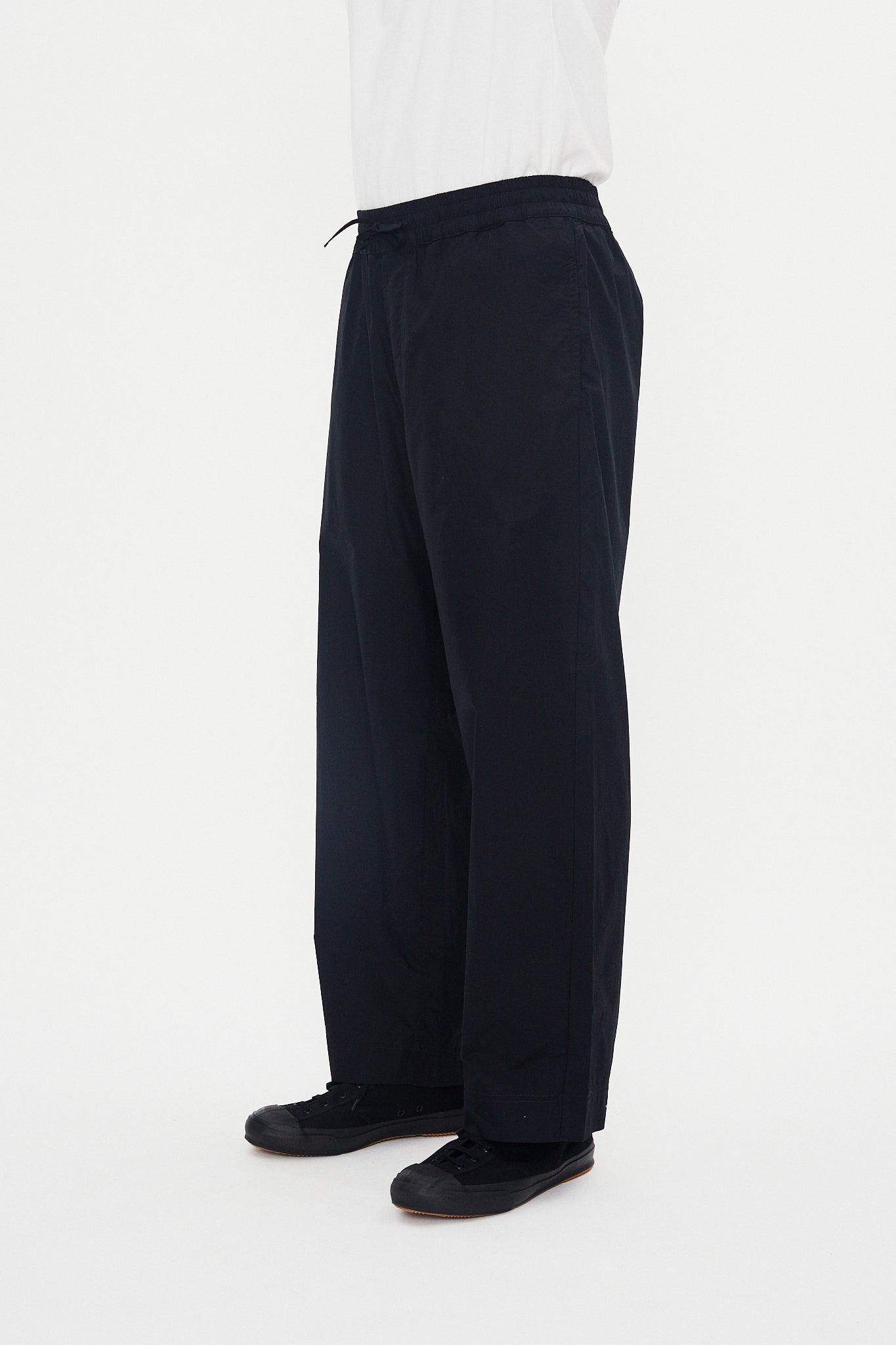 EMIR 31-64-2 | Loose Drawstring Pants | Black Parachute