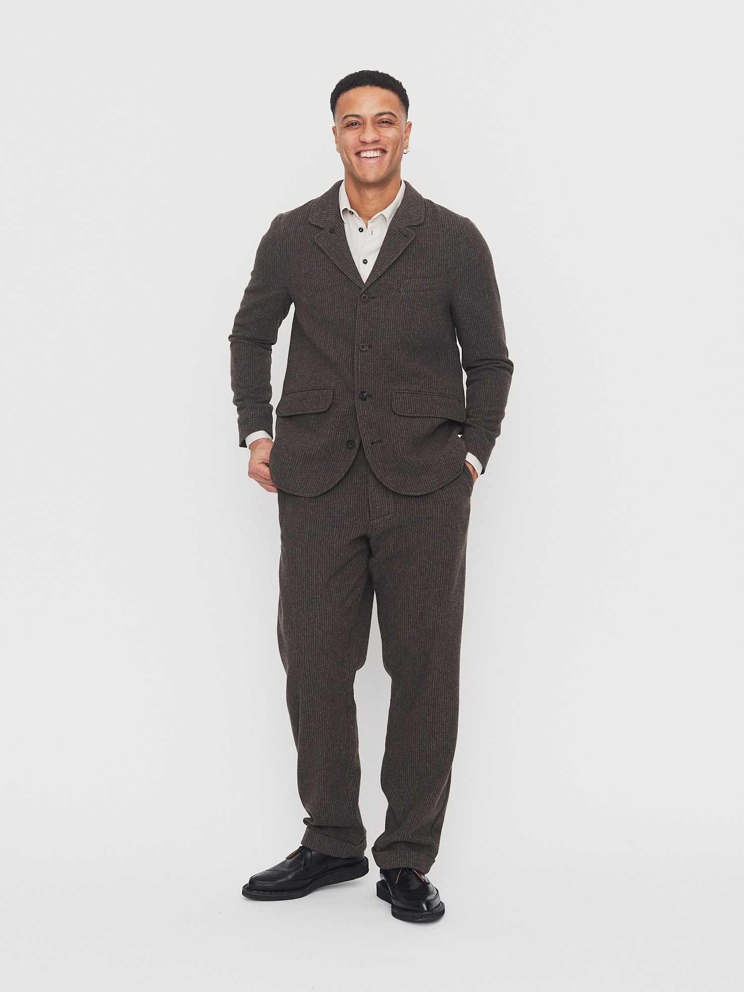 VINCENT 30-44-9 | Classic Four Button Blazer | Brown Wool Pin