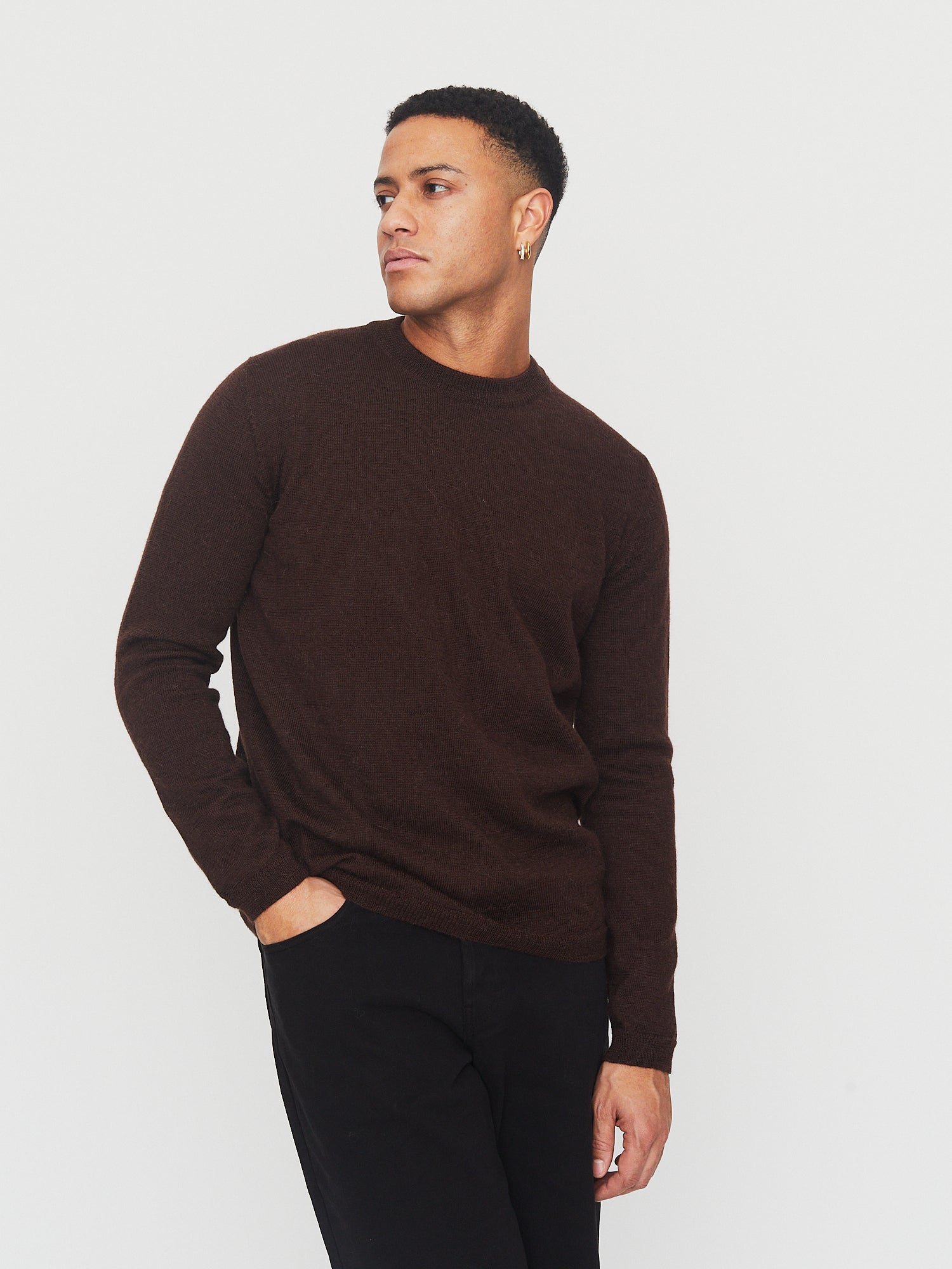 ESKE 30-04-7 | Knitted Crew Neck Sweater | Chocolate