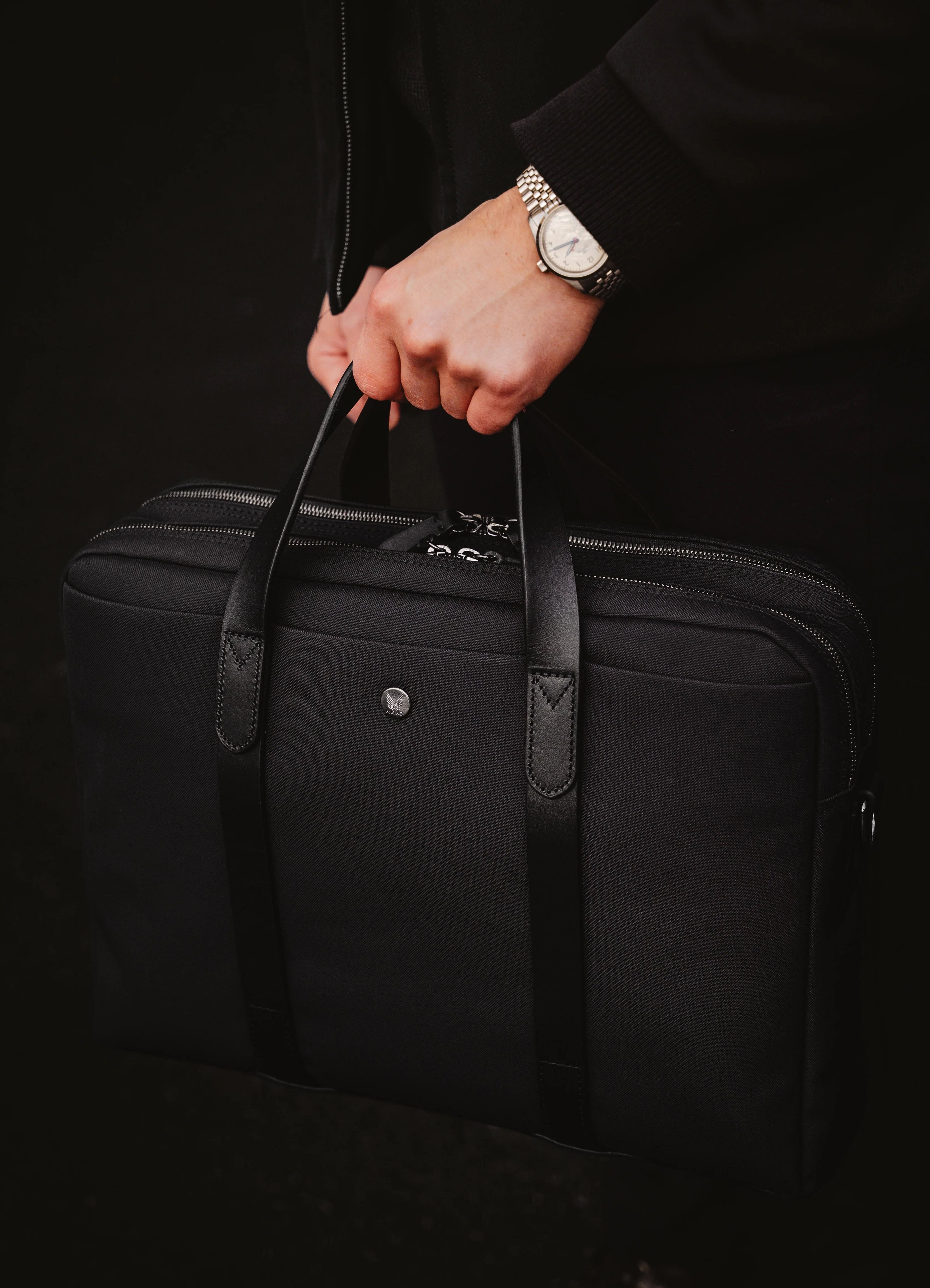 M/S ENDEAVOUR | Eclipse Black/Black