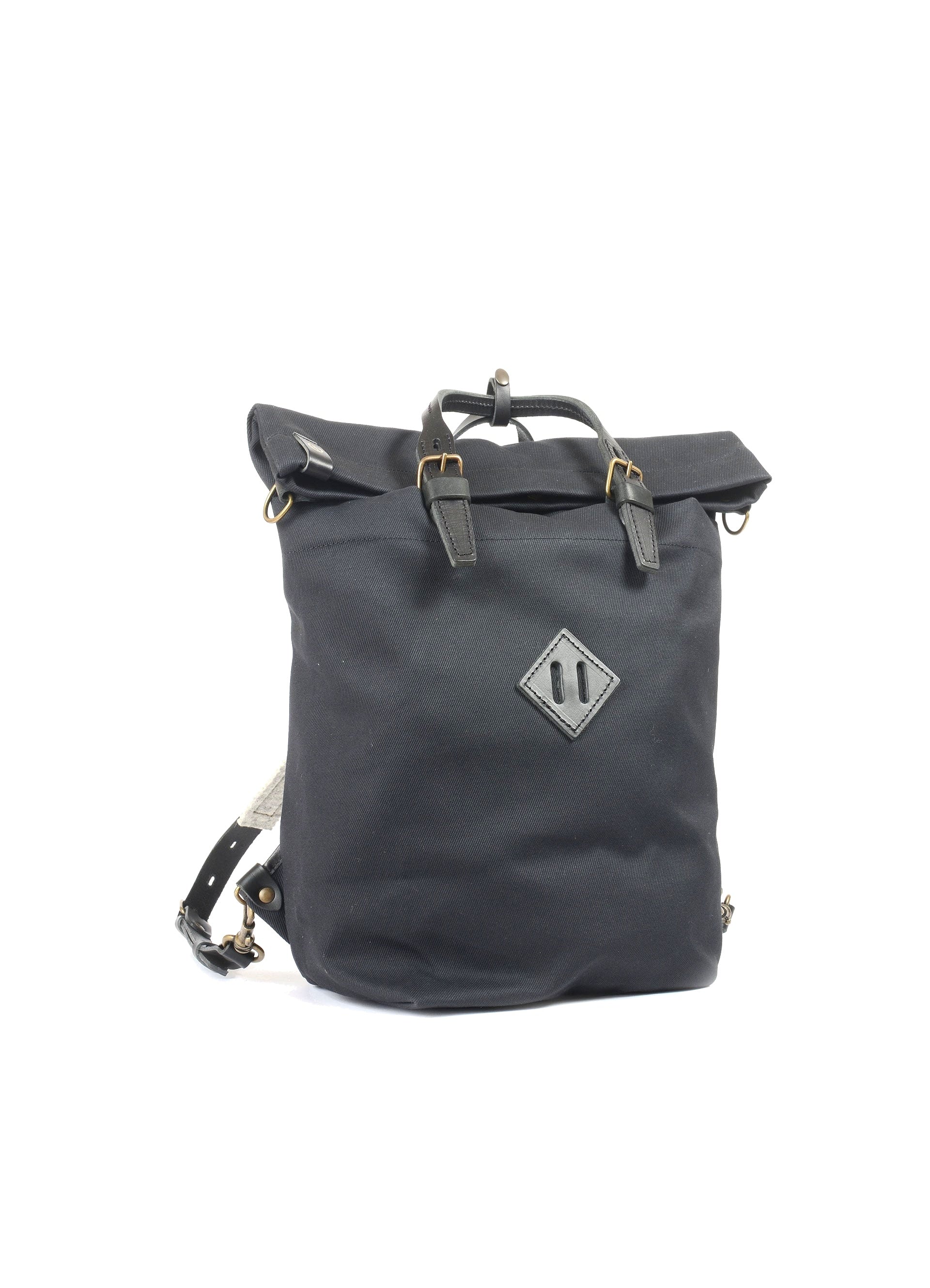 Woody 25L Backpack - Black - side view