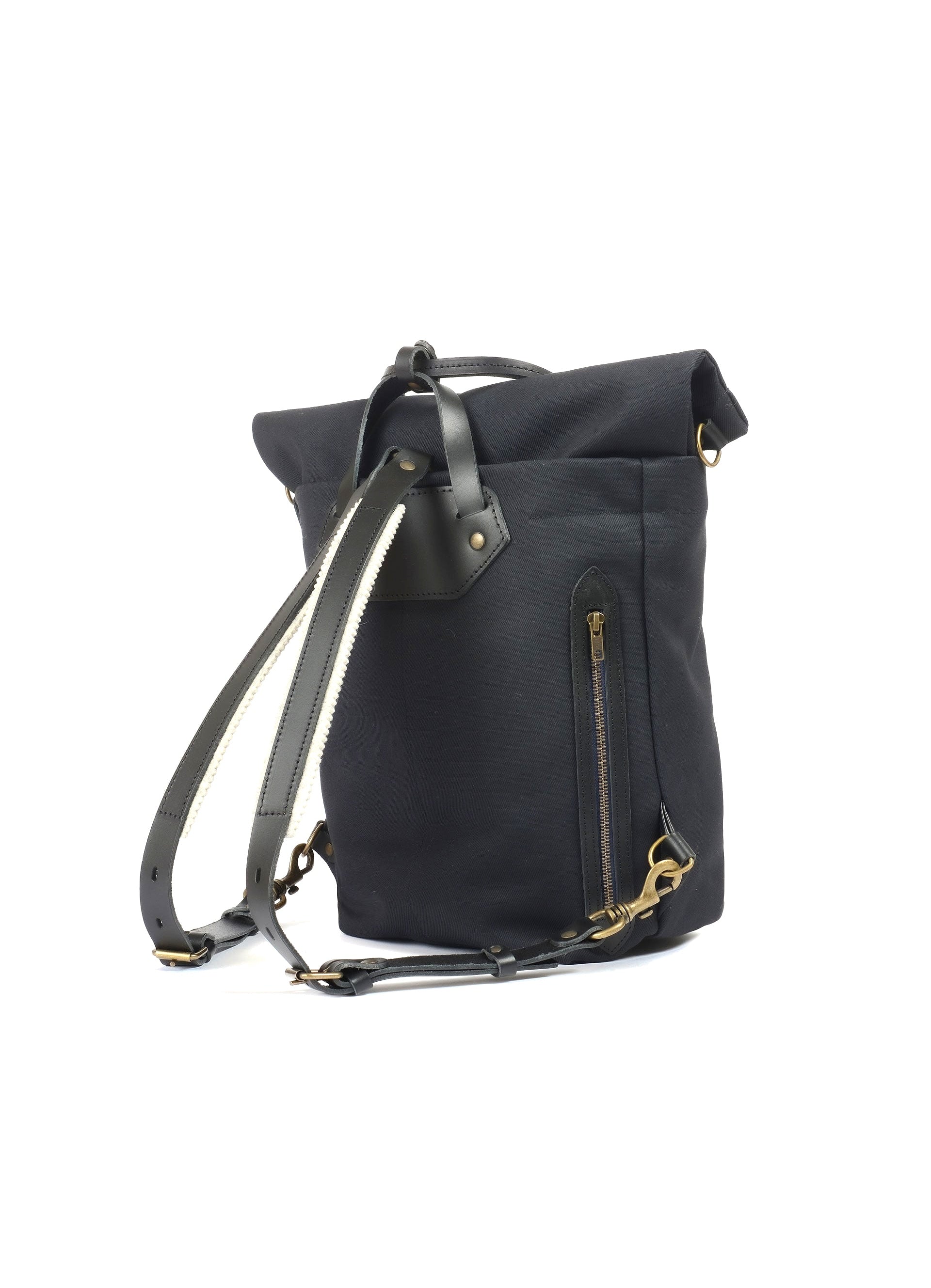 Woody 25L Backpack - Black - detail view