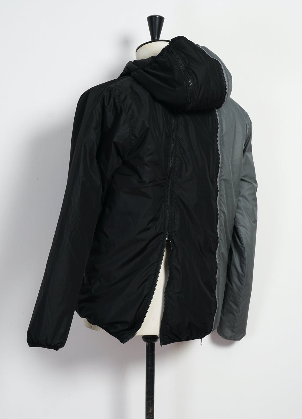 MOUNTAIN RESEARCH - 4 ZIPS PARKA | Black/Grey - HANSEN Garments