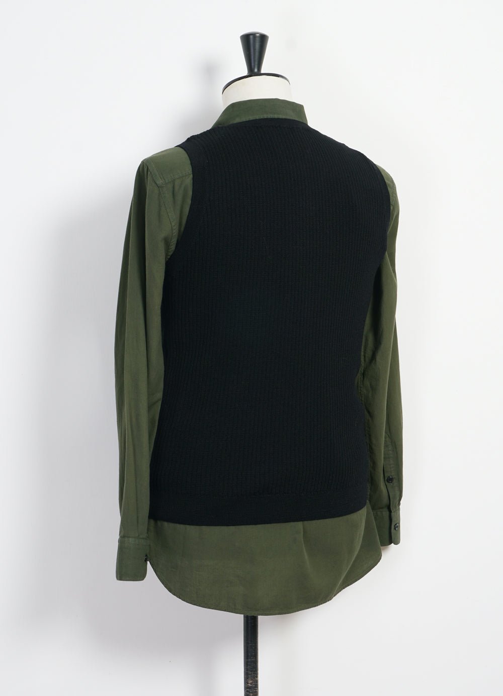 HANSEN GARMENTS - ARNE | Plated Rib V-Neck Slip Over | Black Black - HANSEN Garments