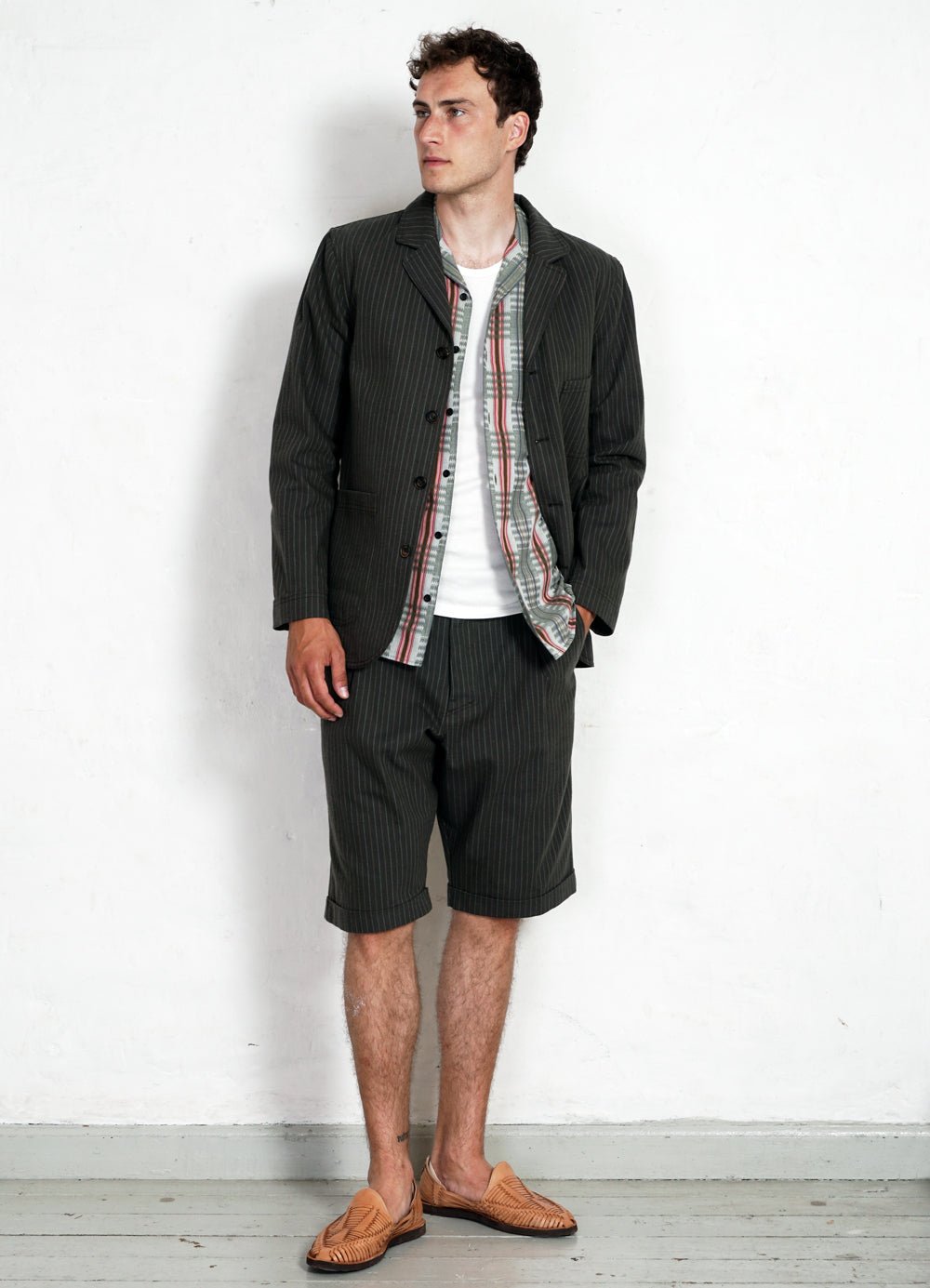 HANSEN GARMENTS - BIRK | Single Pleated Shorts | Khaki Pin - HANSEN Garments