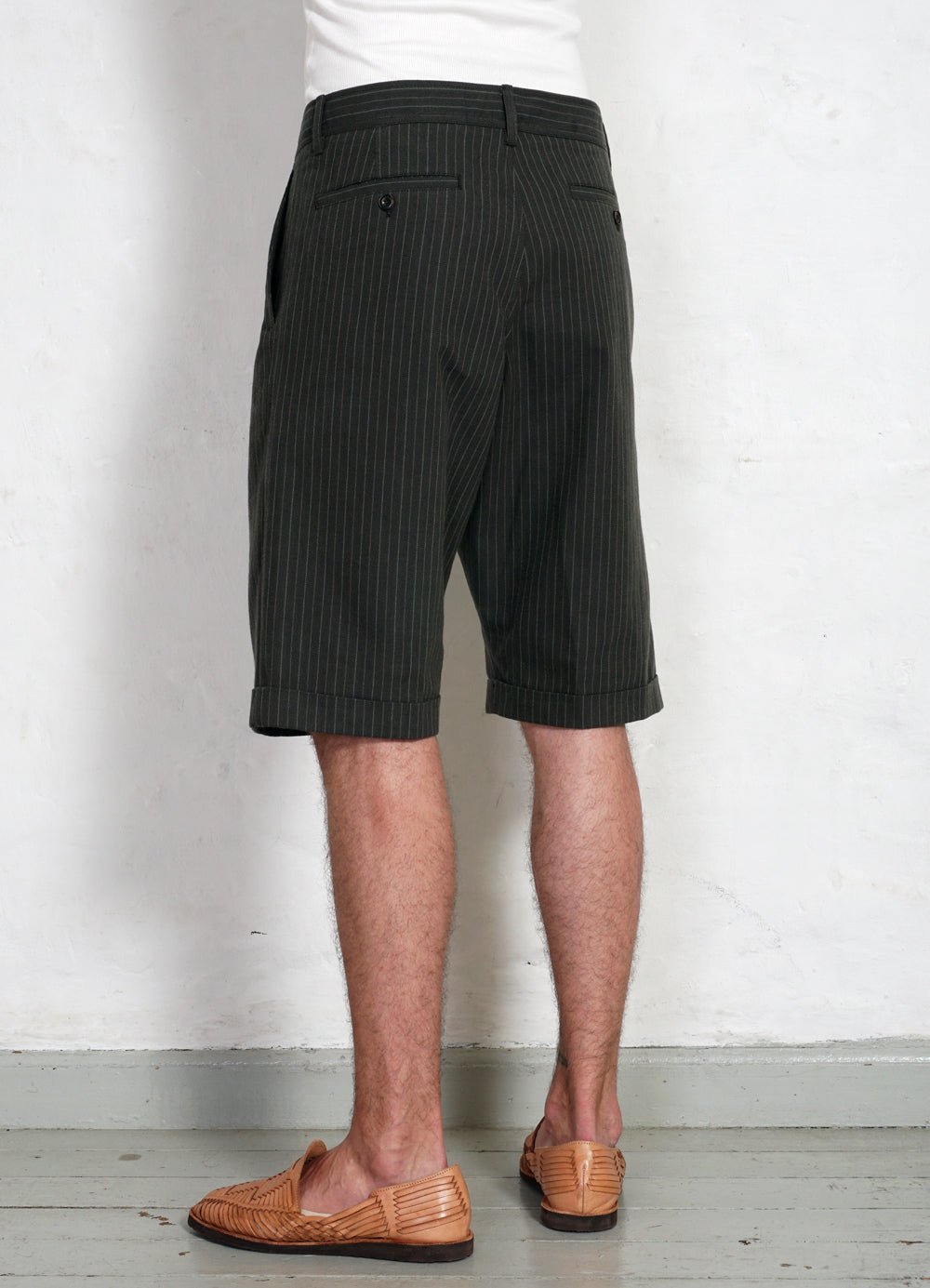 HANSEN GARMENTS - BIRK | Single Pleated Shorts | Khaki Pin - HANSEN Garments