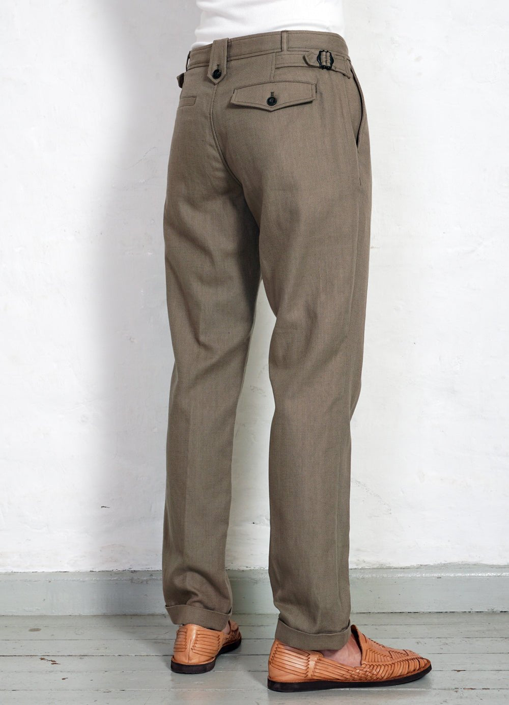 HANSEN GARMENTS - FINN | Side Buckle Regular Trousers | Bay Leaf - HANSEN Garments