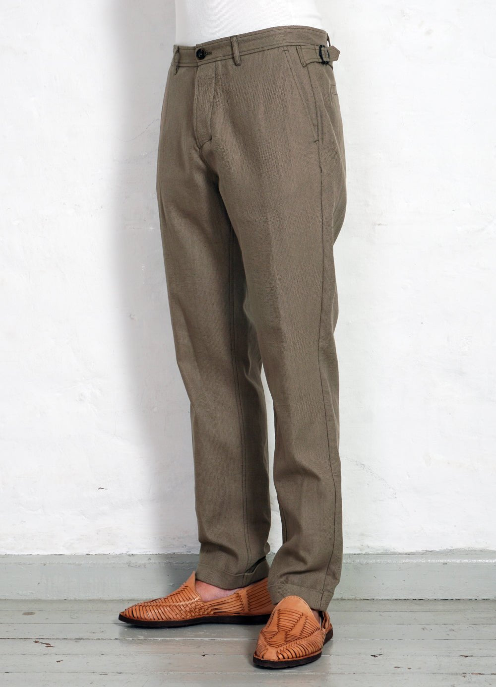 HANSEN GARMENTS - FINN | Side Buckle Regular Trousers | Bay Leaf - HANSEN Garments