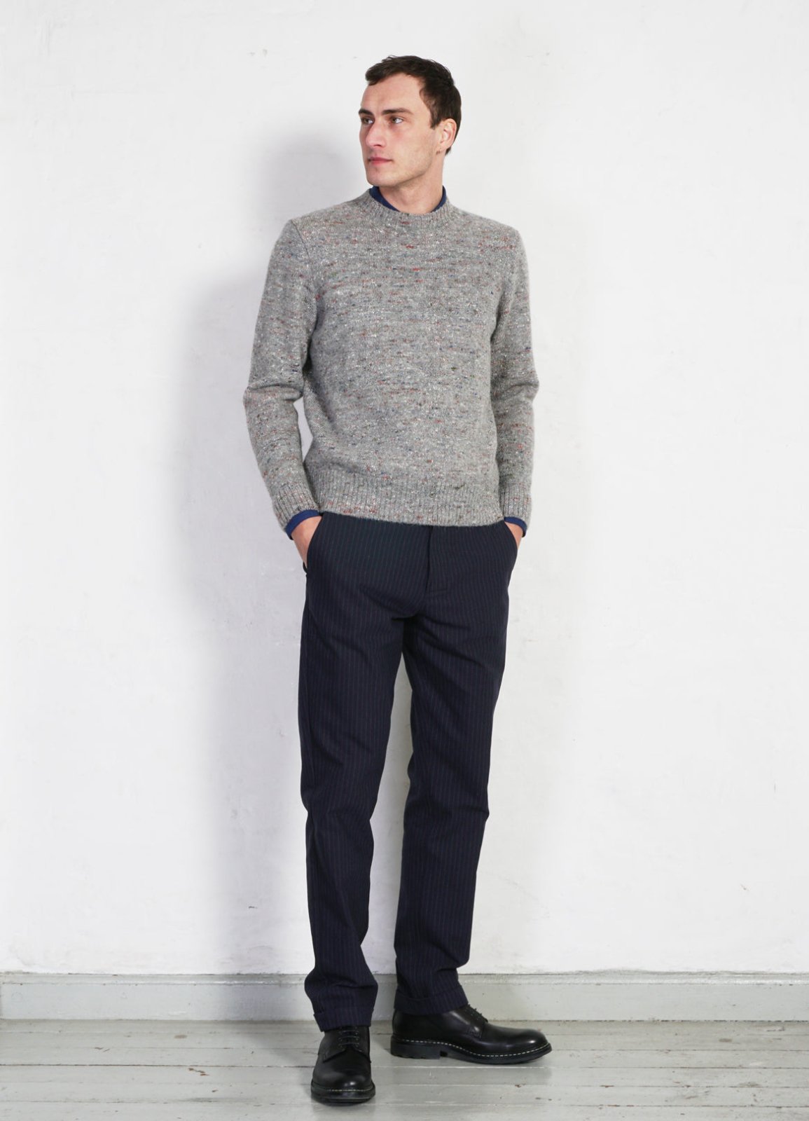 HANSEN GARMENTS - FINN | Side Buckle Regular Trousers | Blue Pin - HANSEN Garments