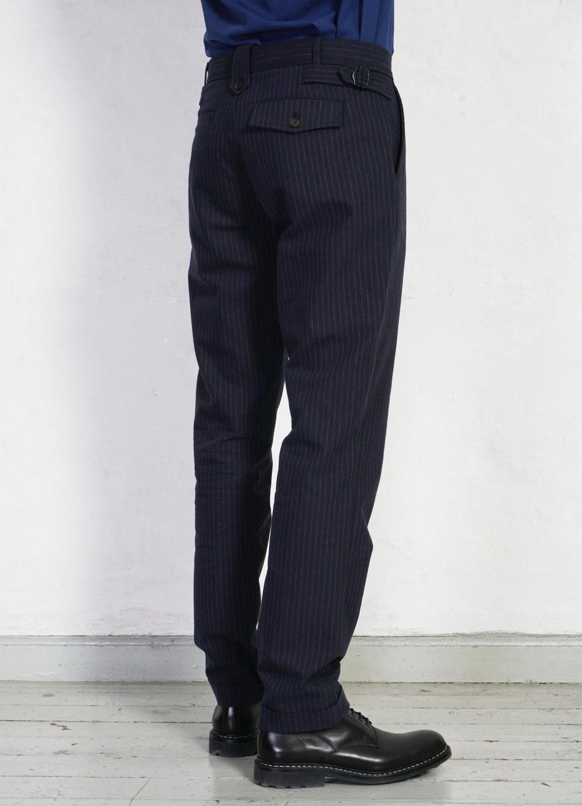 HANSEN GARMENTS - FINN | Side Buckle Regular Trousers | Blue Pin - HANSEN Garments