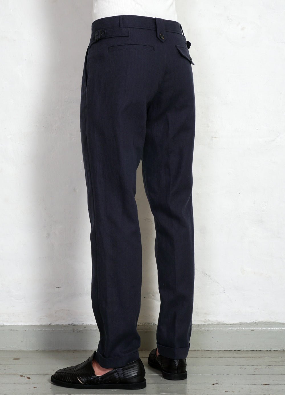 HANSEN GARMENTS - FINN | Side Buckle Regular Trousers | Dark Blue - HANSEN Garments