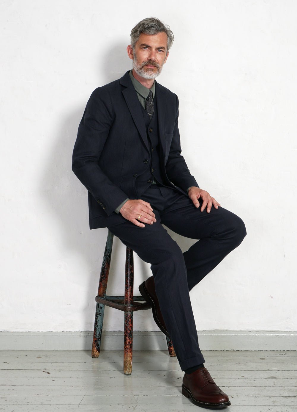 HANSEN GARMENTS - FINN | Side Buckle Regular Trousers | Dark Blue - HANSEN Garments