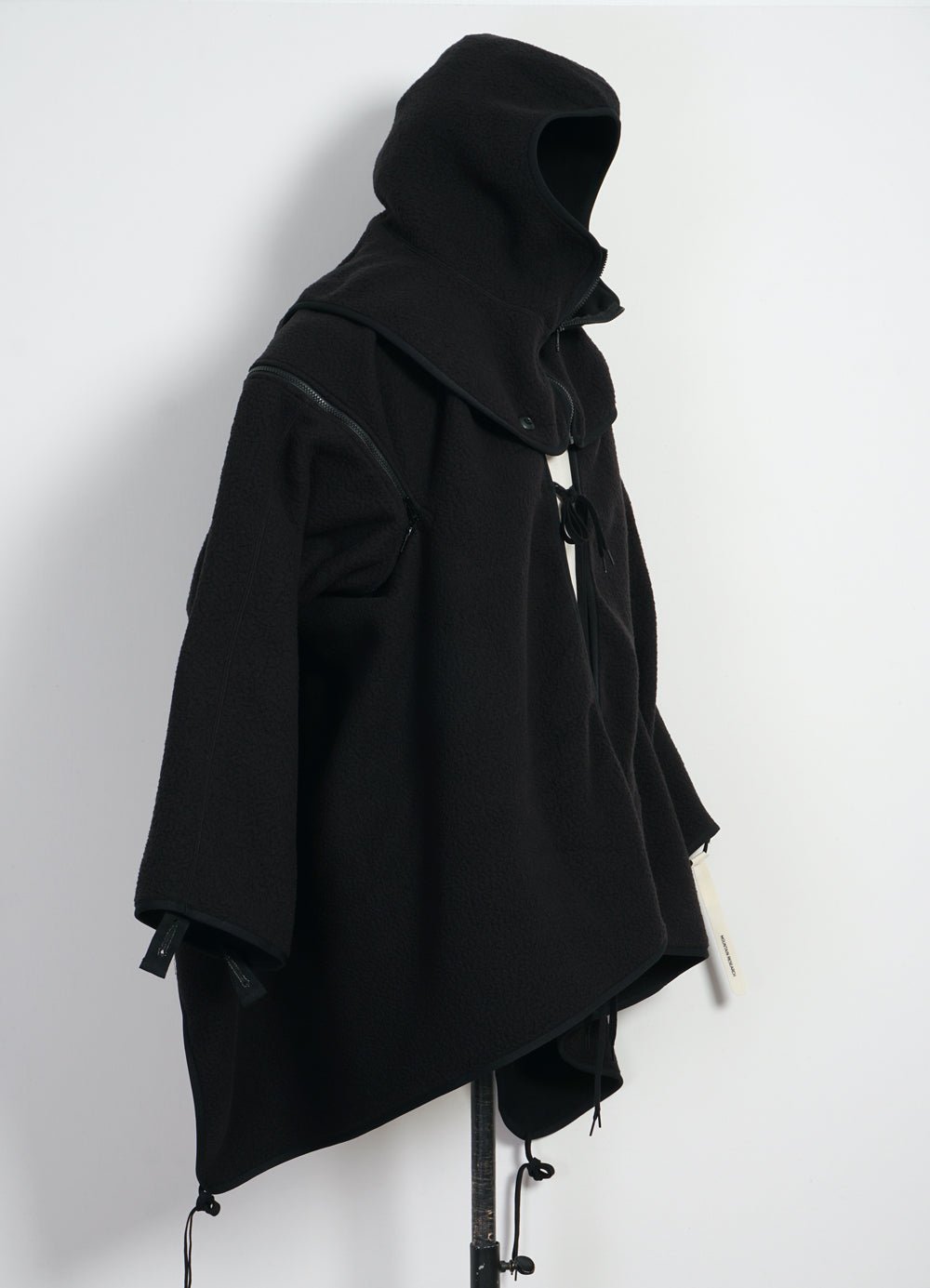 MOUNTAIN RESEARCH - FOLKS PONCHO | Black - HANSEN Garments