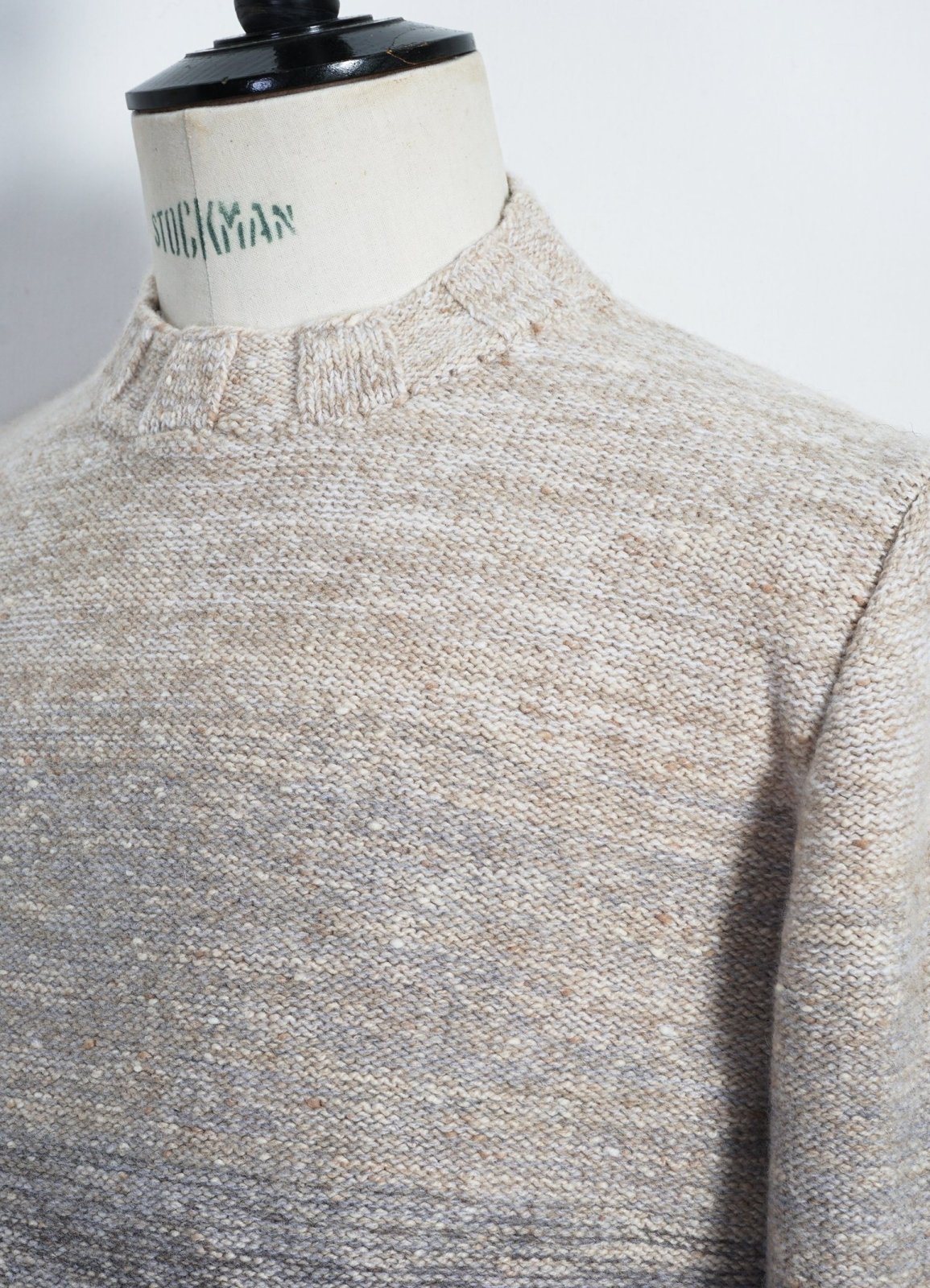 INIS MEÁIN - OMBRÉ MOCK-NECK | Wool & Cashmere-blend Sweater | Beige/Light Grey - HANSEN Garments