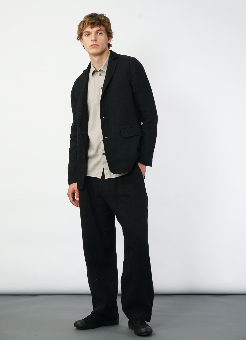 CHARLIE 29-58-2 | Easy Three Button Blazer | Black Gauze