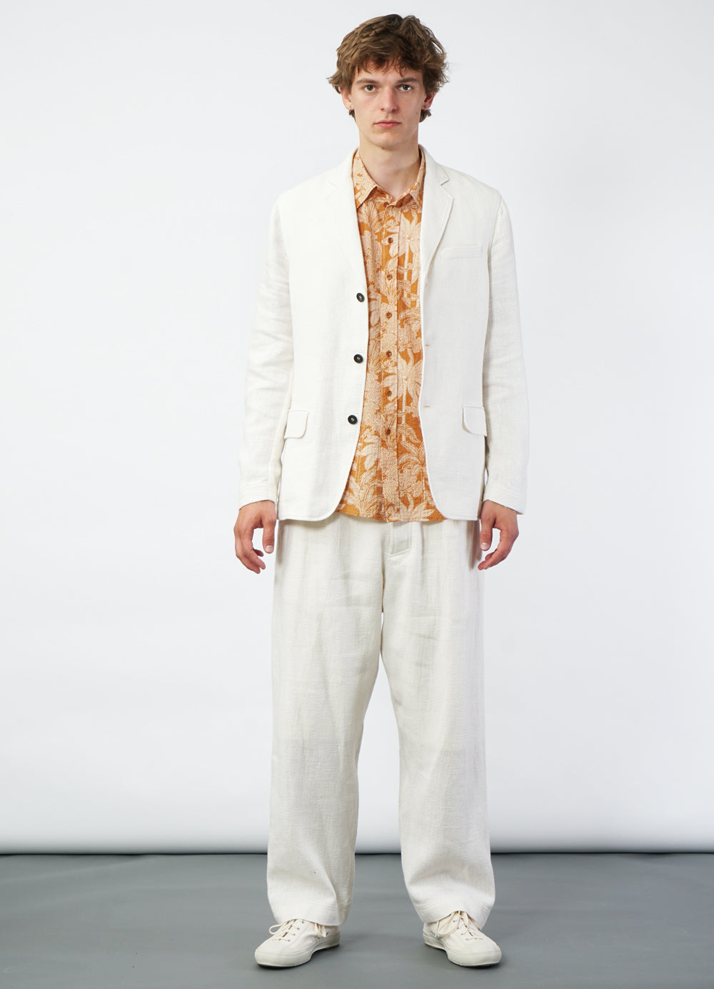 CHARLIE 29-58-1 | Easy Three Button Blazer | Off White Gauze