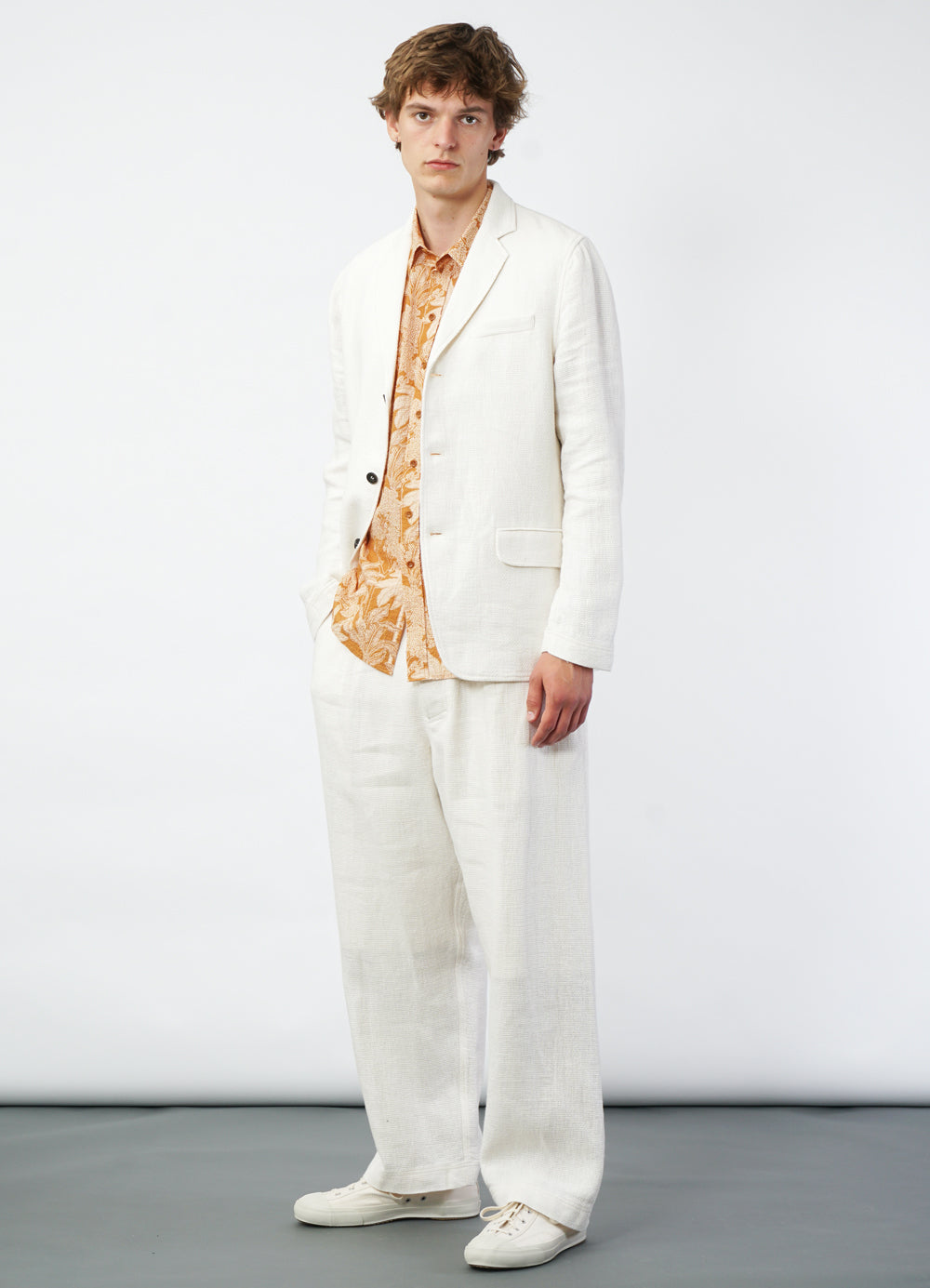 CHARLIE 29-58-1 | Easy Three Button Blazer | Off White Gauze