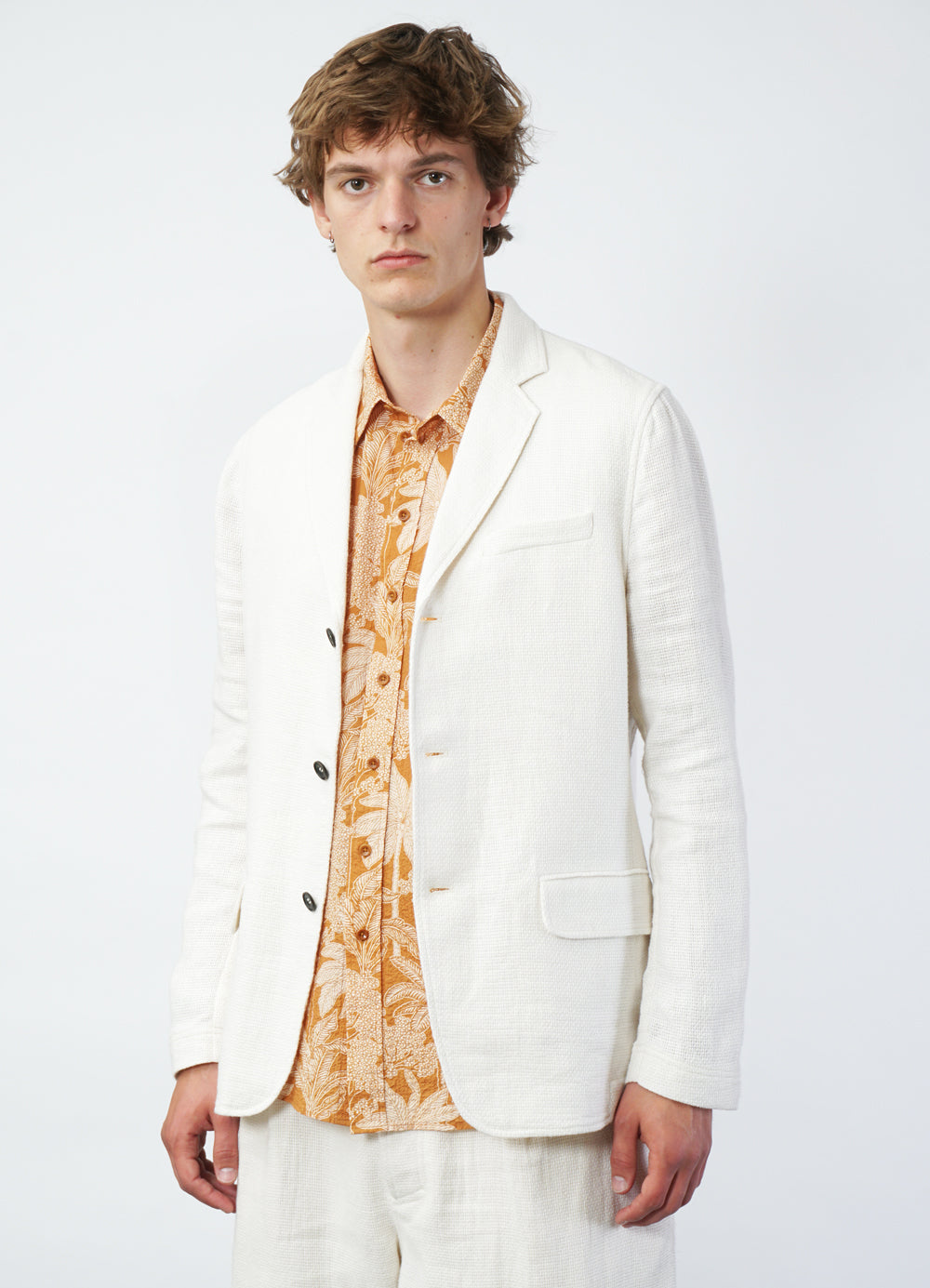 CHARLIE 29-58-1 | Easy Three Button Blazer | Off White Gauze