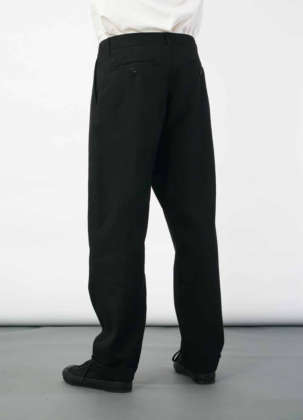 SUNE 29-63-2 | Pleated Wide Cut Trousers | Black Panama