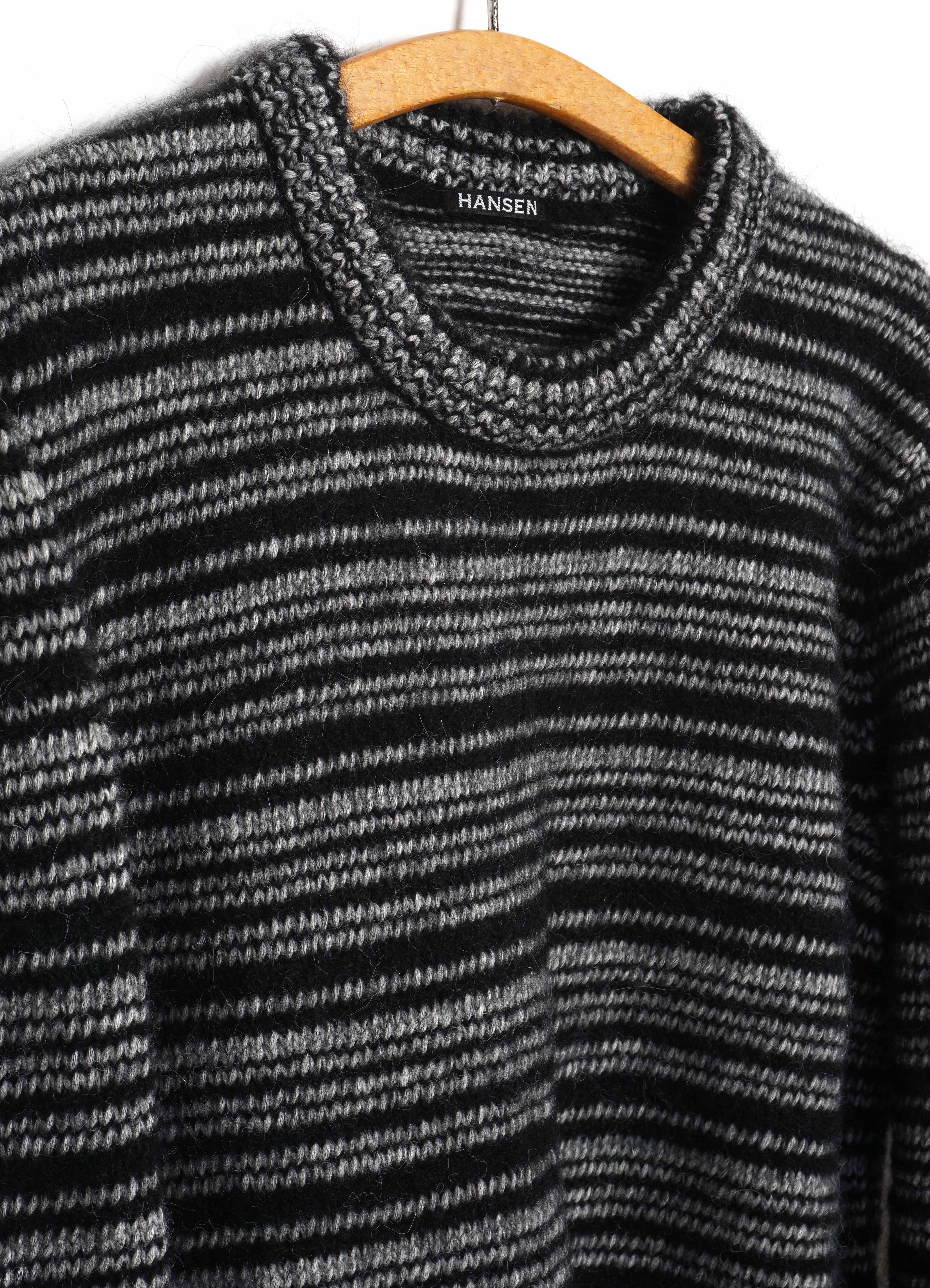ESKE 32-03-5 | Striped Knit Crew Neck Sweater | Black Silver