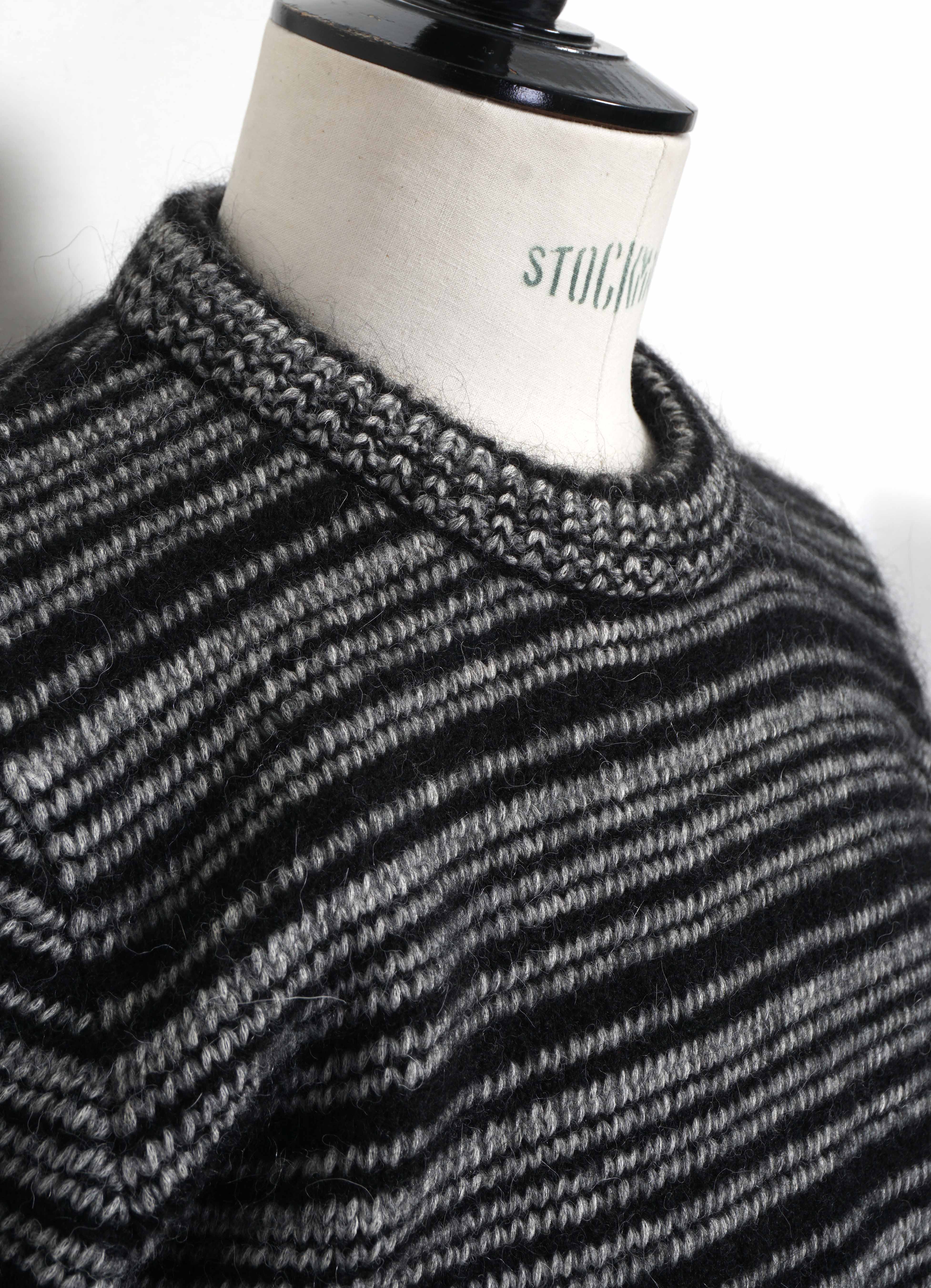 ESKE 32-03-5 | Striped Knit Crew Neck Sweater | Black Silver