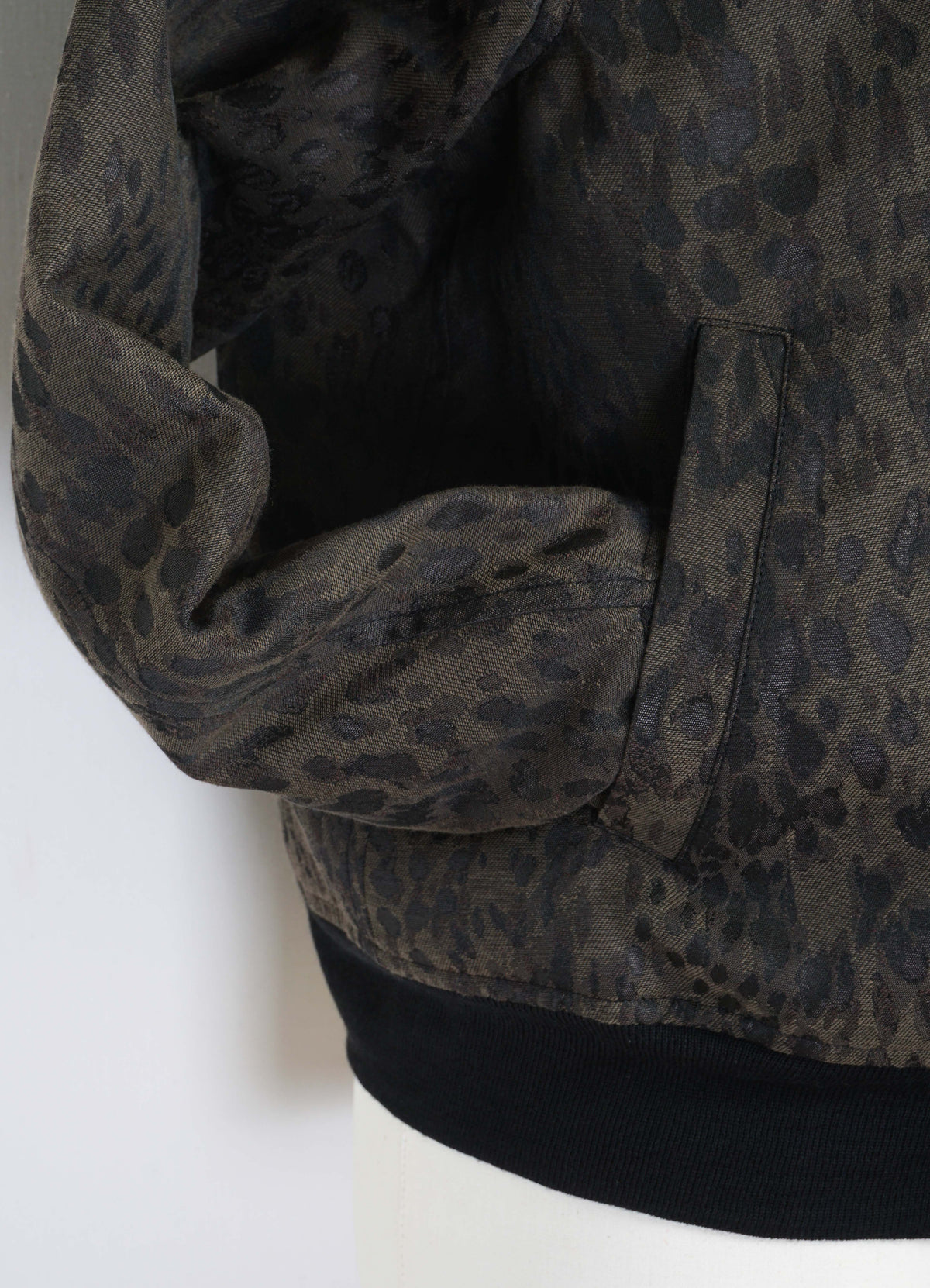 MAX 32-39-6 | Loose Fit Bomber Jacket | Camo Leopard