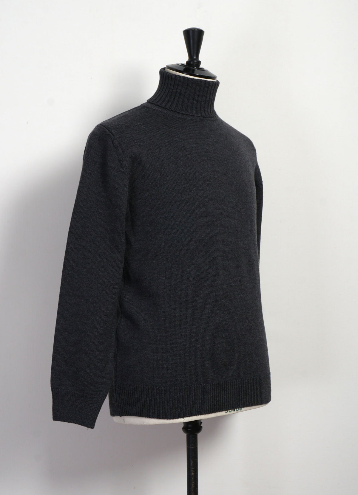 WO9 | 7G Heavyweight Merino Wool Turtleneck | Dark Grey
