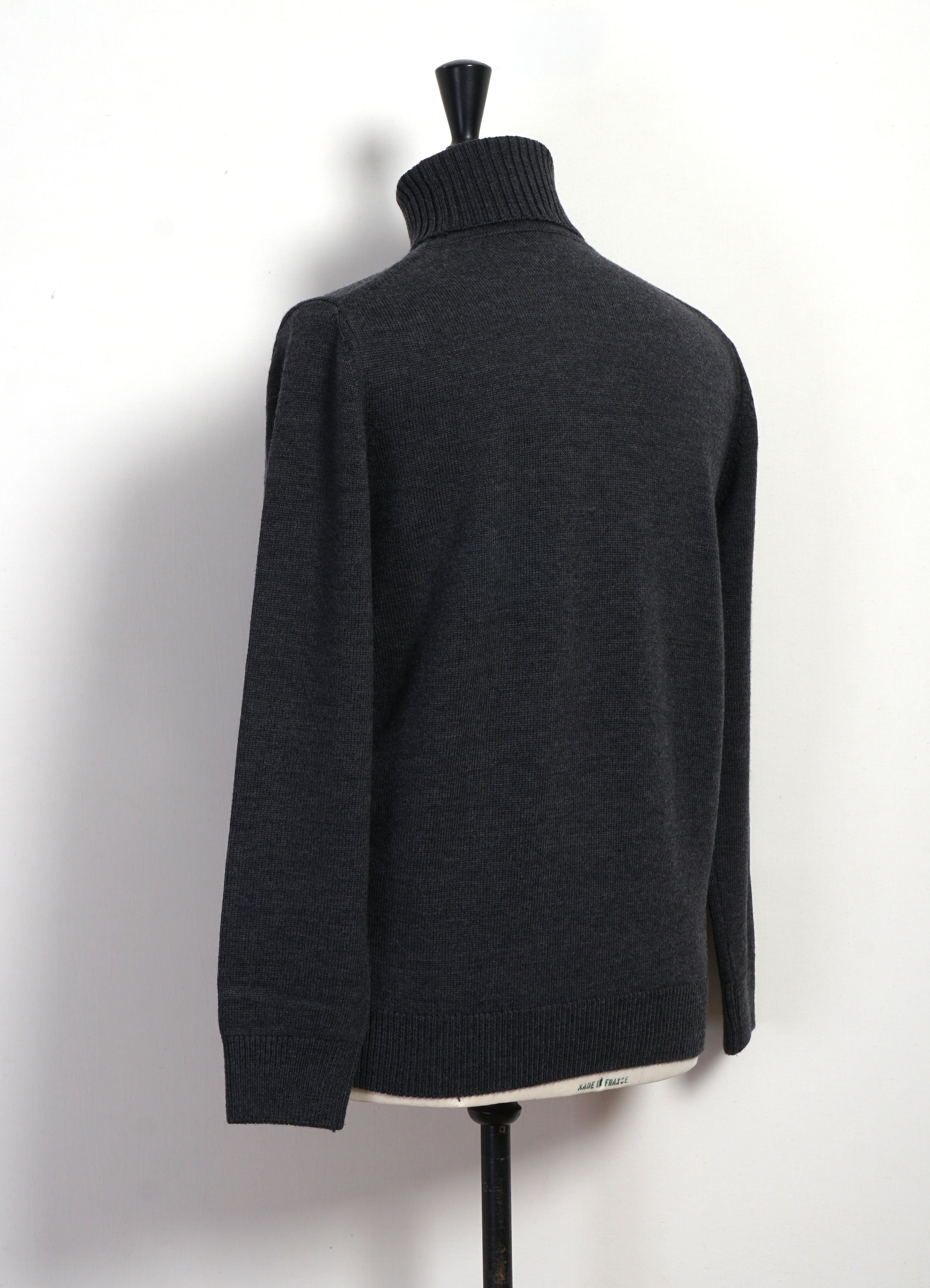 WO9 | 7G Heavyweight Merino Wool Turtleneck | Dark Grey