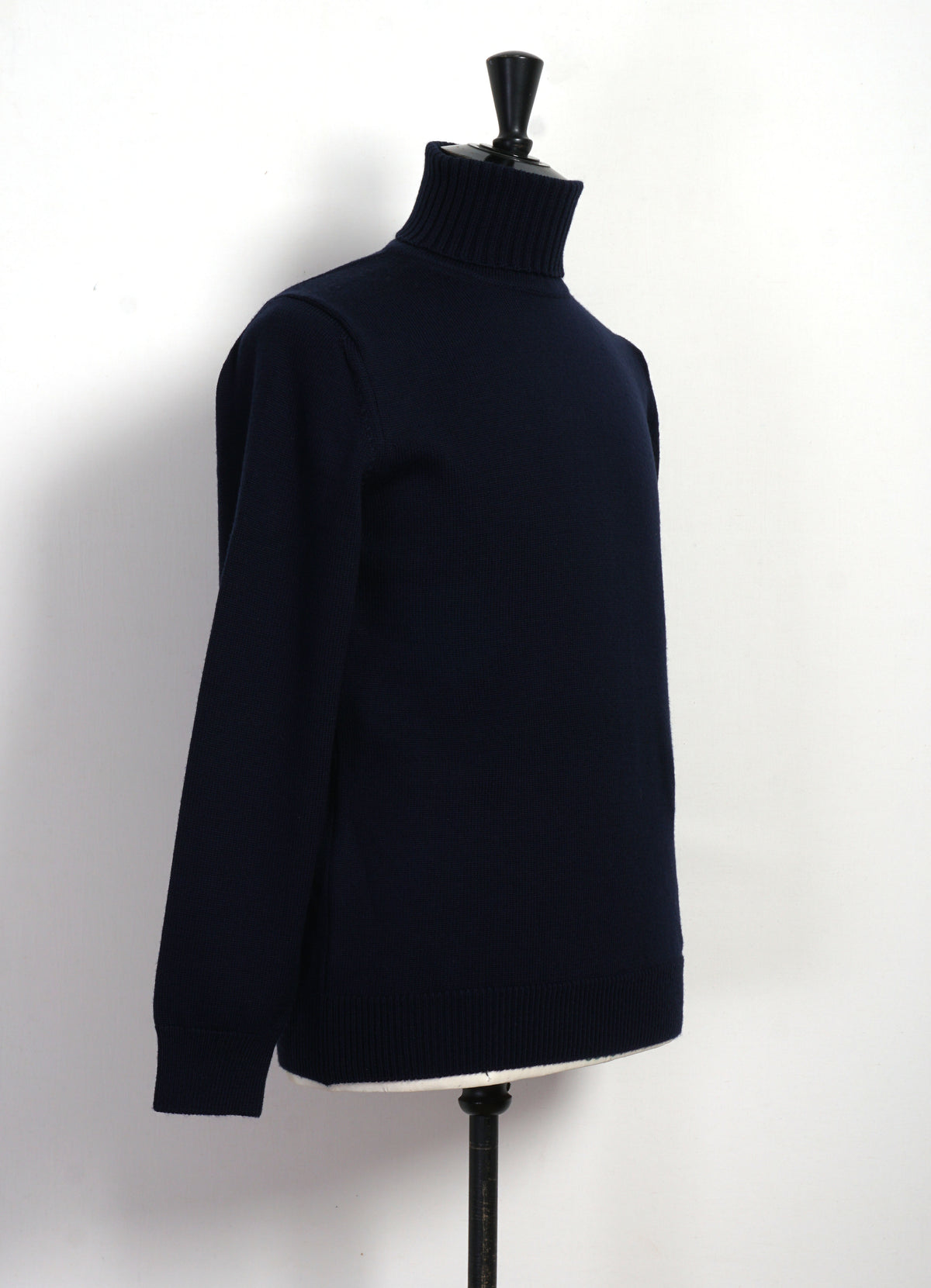 WO9 | 7G Heavyweight Merino Wool Turtleneck | Navy