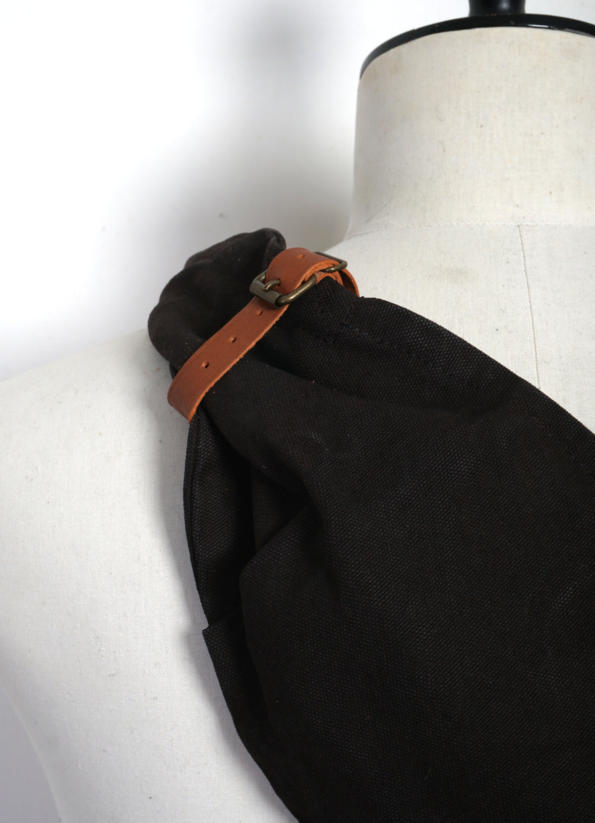 SNUFKIN | #6 Canvas MORE-Little Bag | Black