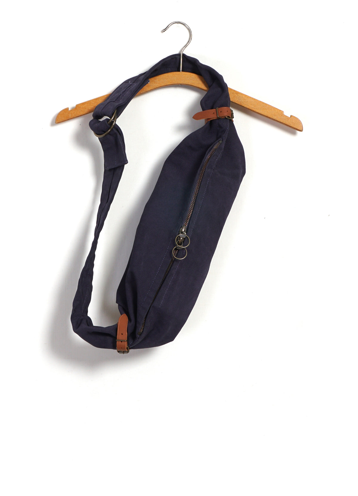 SNUFKIN | #6 Canvas MORE-Little Bag | Aubergine
