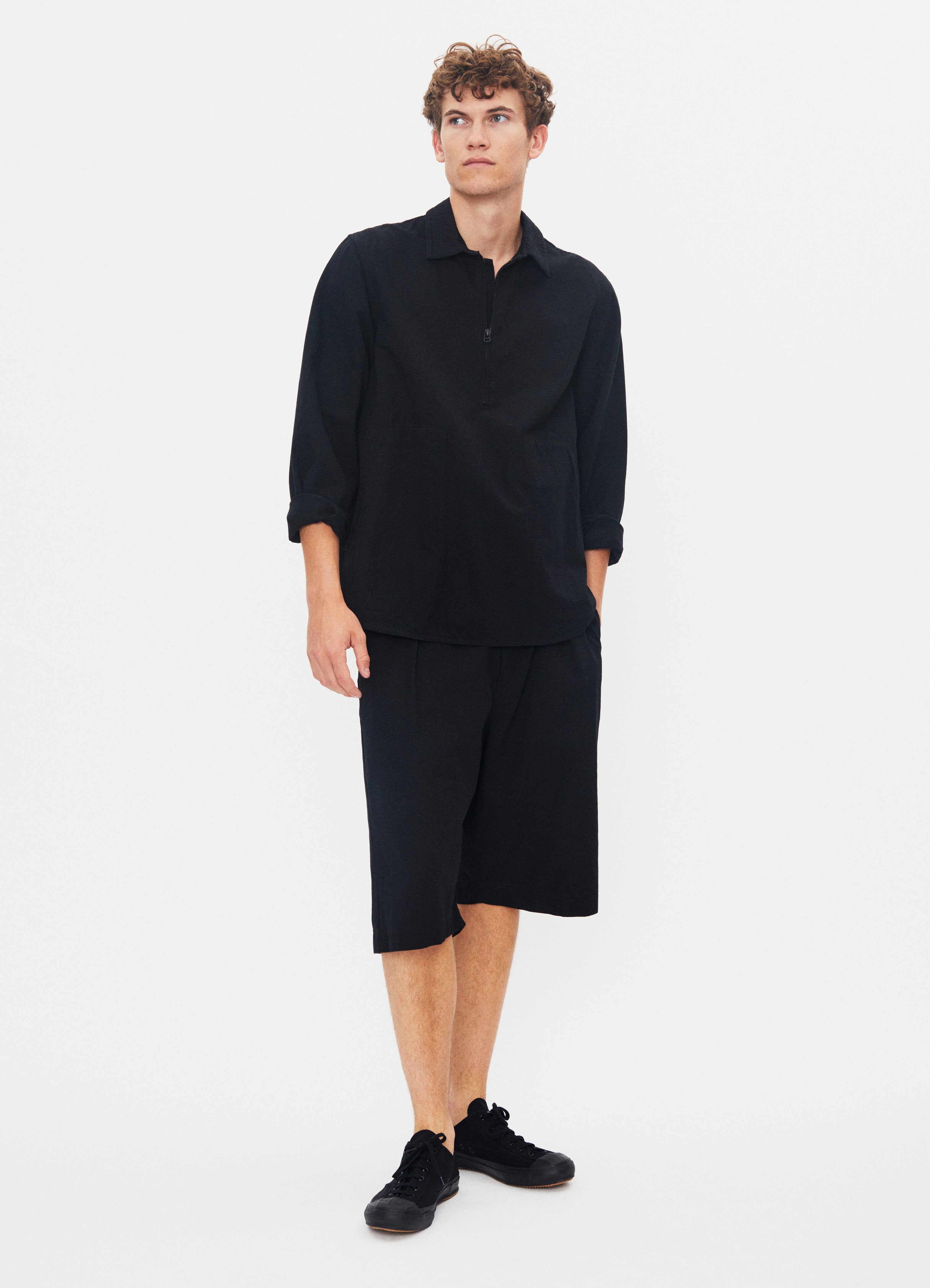 ROBIN 31-75-2 | Wide Pleated Shorts | Black Twill – HANSEN Garments