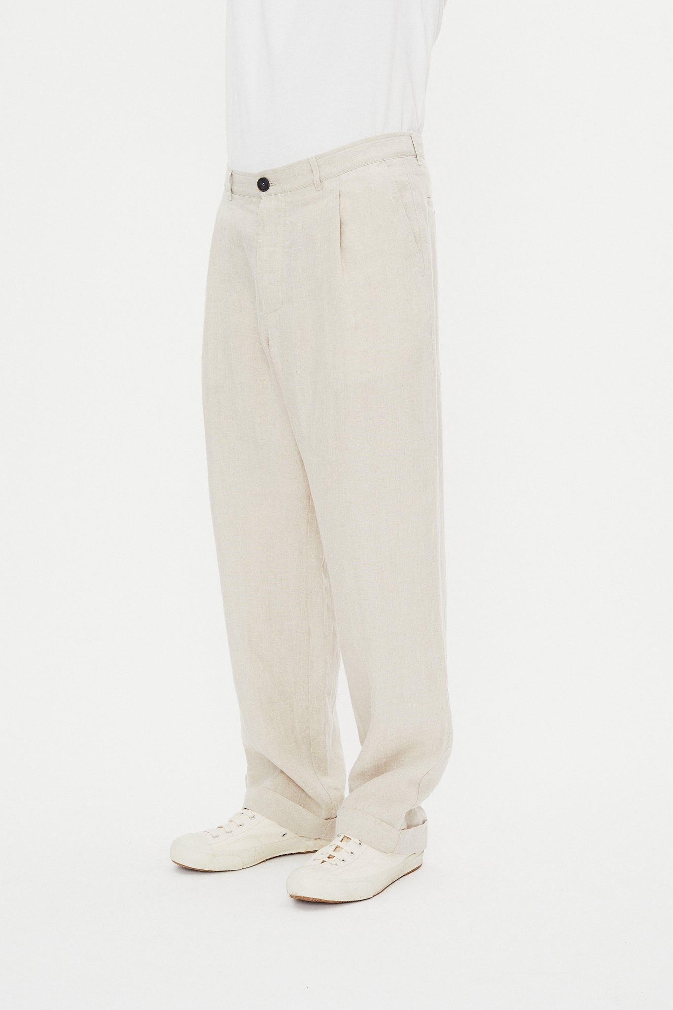 SUNE 31-67-1 | Classic Pleated Trousers | Nature Linen