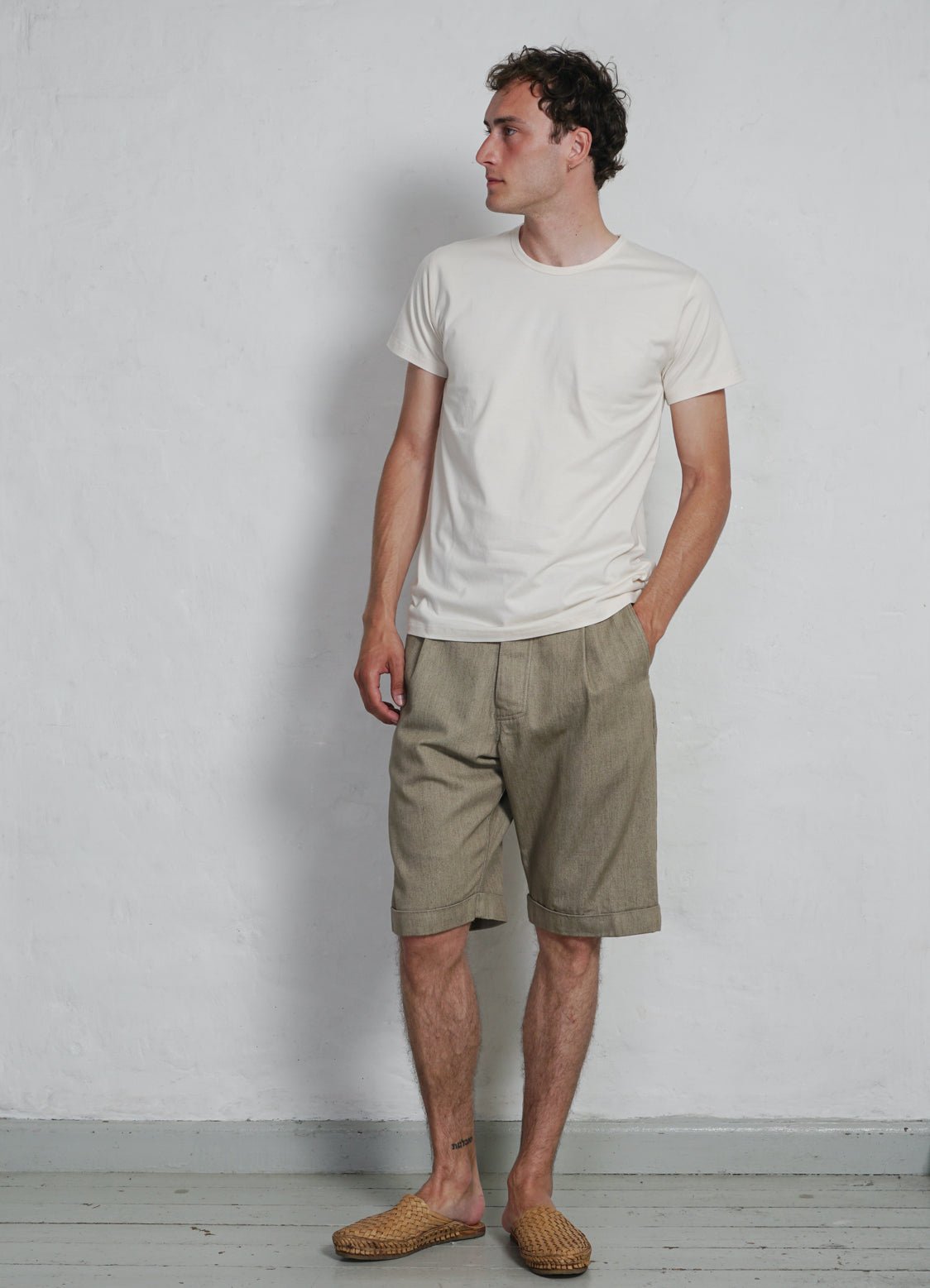 HANSEN GARMENTS - BIRK | Single Pleated Shorts | Safari - HANSEN Garments