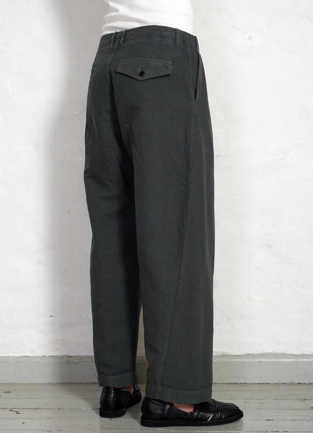 HANSEN GARMENTS - BOBBY | Super Wide Pleated Shorts | Oxidized - HANSEN Garments