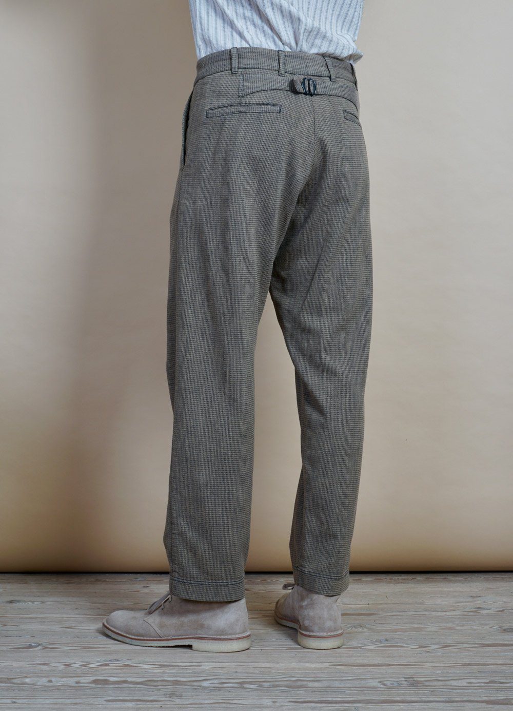 HANSEN GARMENTS - KIAN | Wide Fit Trousers | Lion - HANSEN Garments